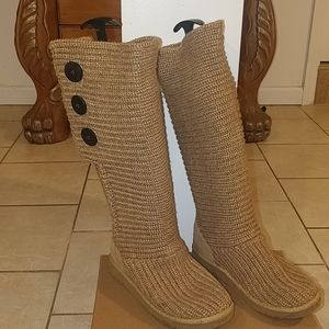 Knitted, tall UGG boot